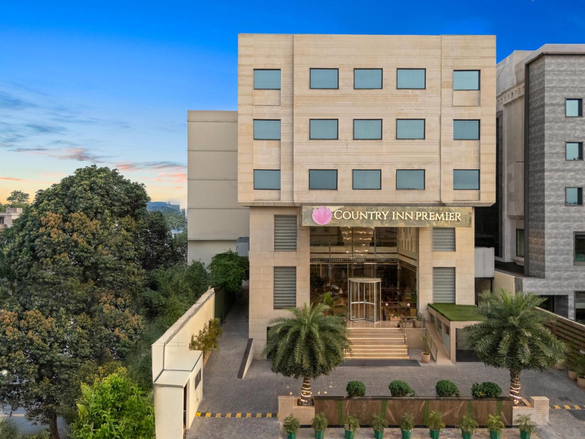 Country Inn Premier Amritsar, 10 Min From Golden Temple Екстериор снимка