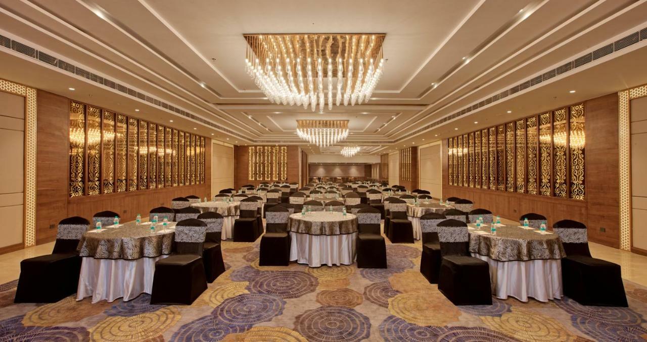Country Inn Premier Amritsar, 10 Min From Golden Temple Екстериор снимка