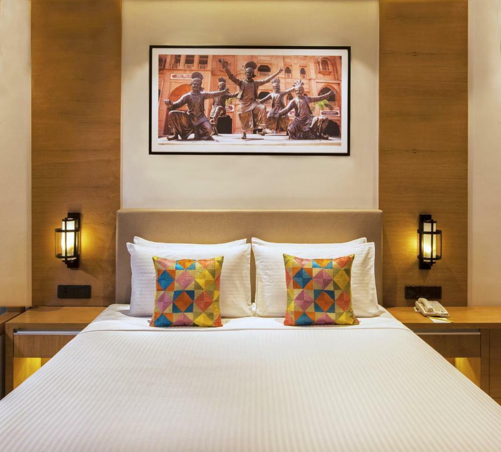 Country Inn Premier Amritsar, 10 Min From Golden Temple Екстериор снимка