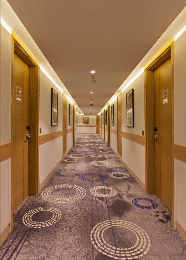 Country Inn Premier Amritsar, 10 Min From Golden Temple Екстериор снимка