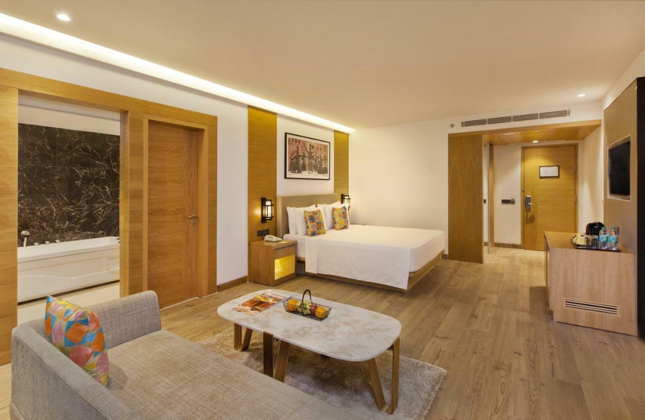 Country Inn Premier Amritsar, 10 Min From Golden Temple Екстериор снимка