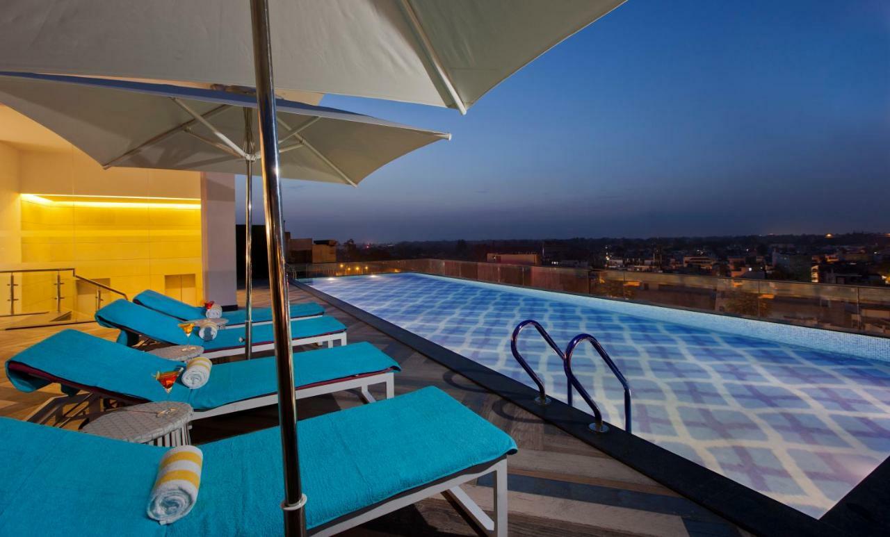 Country Inn Premier Amritsar, 10 Min From Golden Temple Екстериор снимка